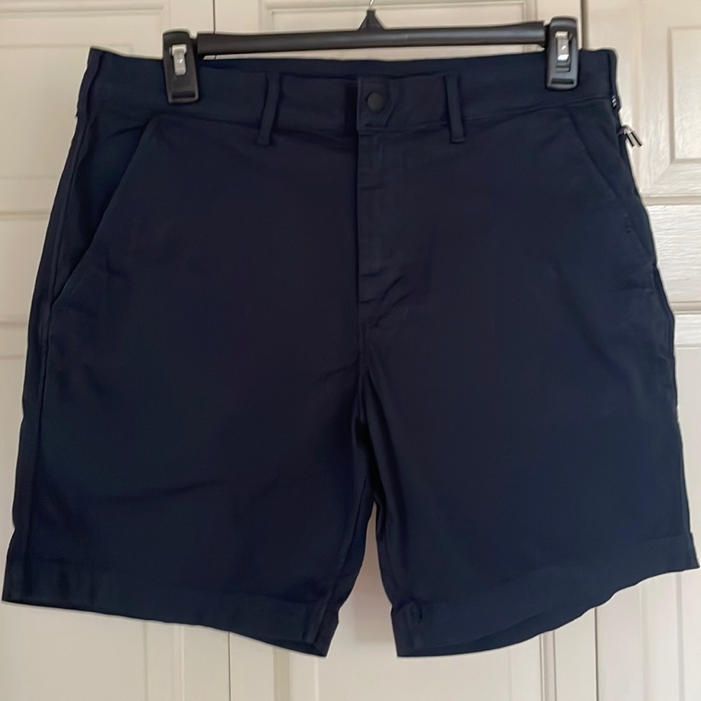 American Eagle Men’s Navy Blue Shorts 34” Waist.